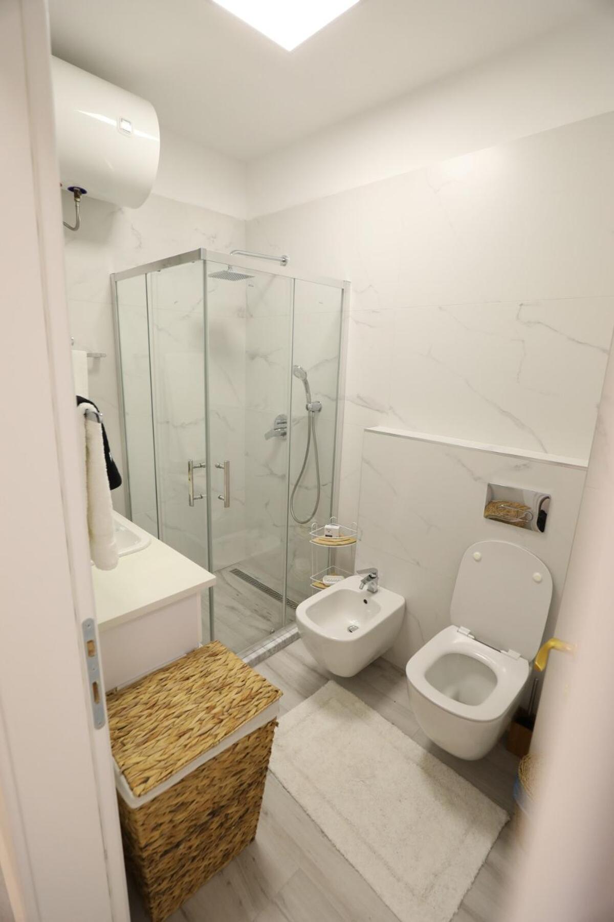 Lakeside Serenity Apartamento Pogradec